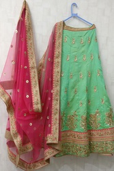 buy wedding lehenga on trinjhann