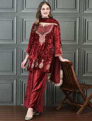 Autumn Winter '24 At SHREE: Fashion That Celebrates Her Uniqueness